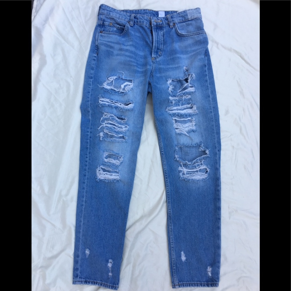 H&M destroyed boyfriend jeans